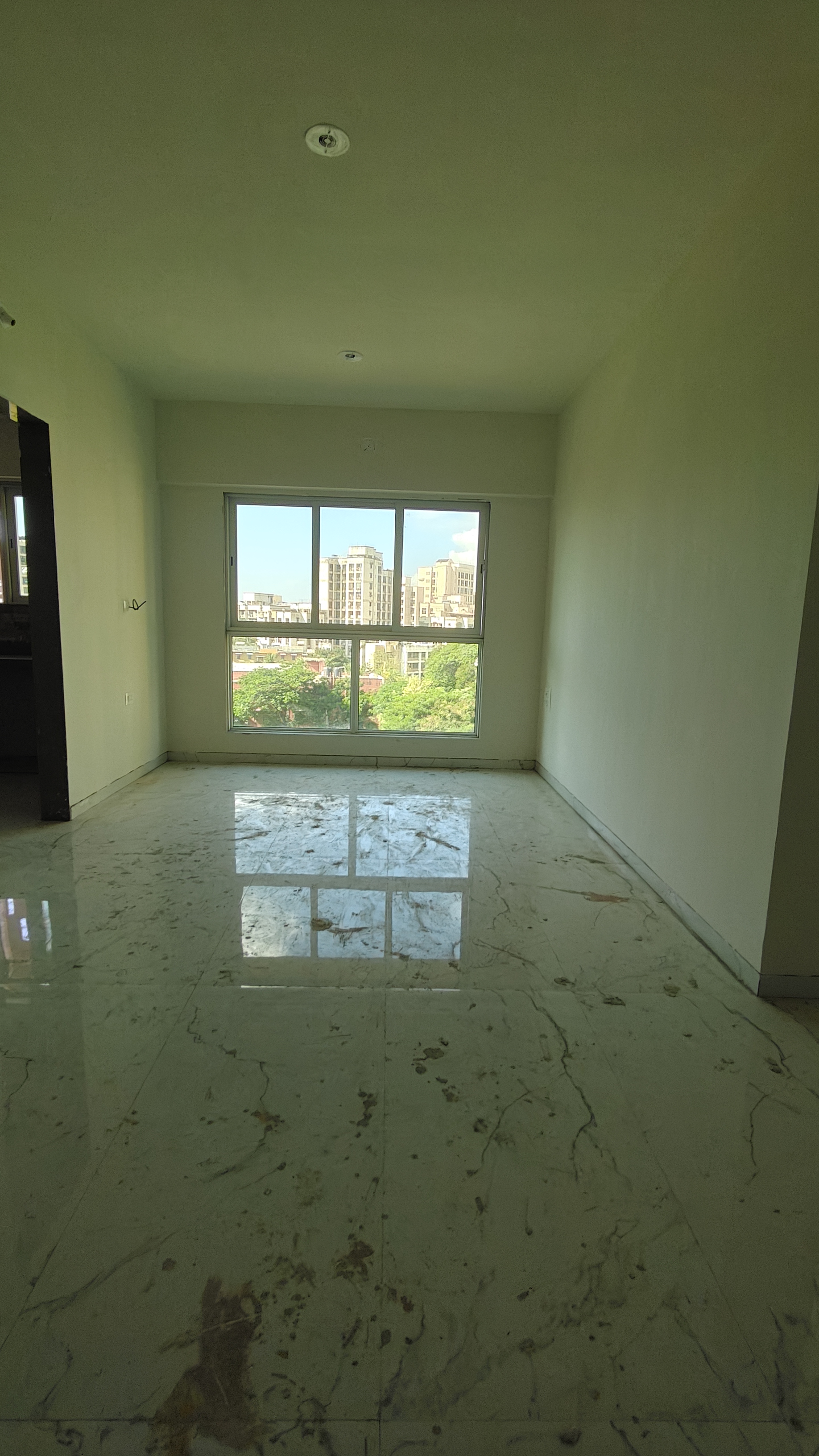 1 BHK + Extra Room Apartment For Sale in Elite The Crown