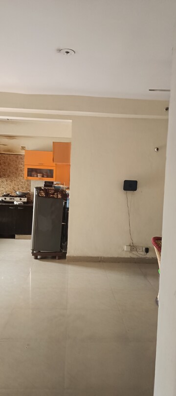 Furnished Amenities in 3 BHK Apartment at Gardenia Golf City, Sector 75 – for Rent