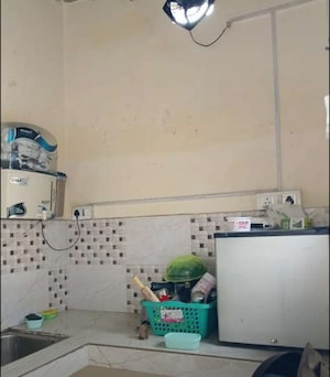 Bathroom in 1 BHK Builder Floor at Sector 35 – for Rent
