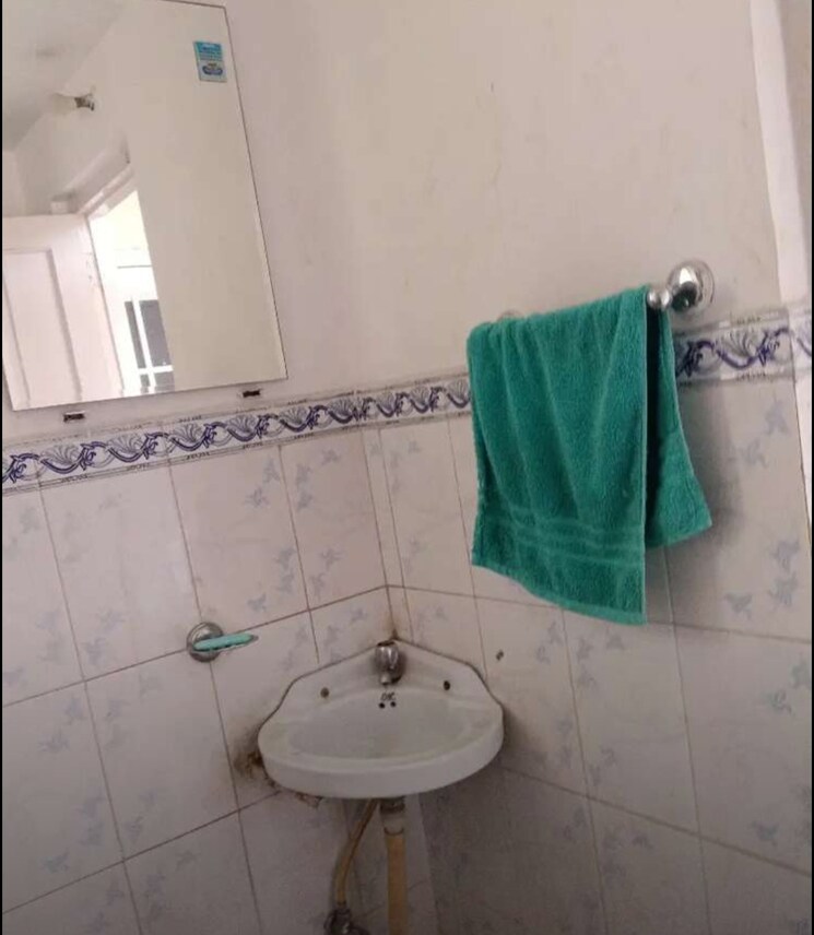 Bathroom, sector 35 1 Bedroom 800 Sq.Ft. Builder Floor In Sector 35 Chandigarh 9287456