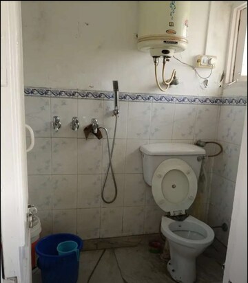 Bathroom in 1 BHK Builder Floor at Sector 35 – for Rent
