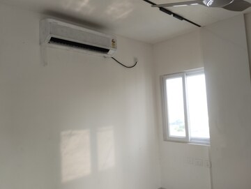 Room in 3 BHK Apartment at Greenmark Mayfair Apartments, Tellapur – for Rent