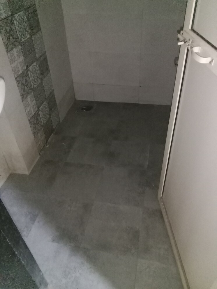 Bathroom, km-narmada-mohan 1 Bedroom 580 Sq.Ft. Apartment In Naigaon East Palghar 9287467