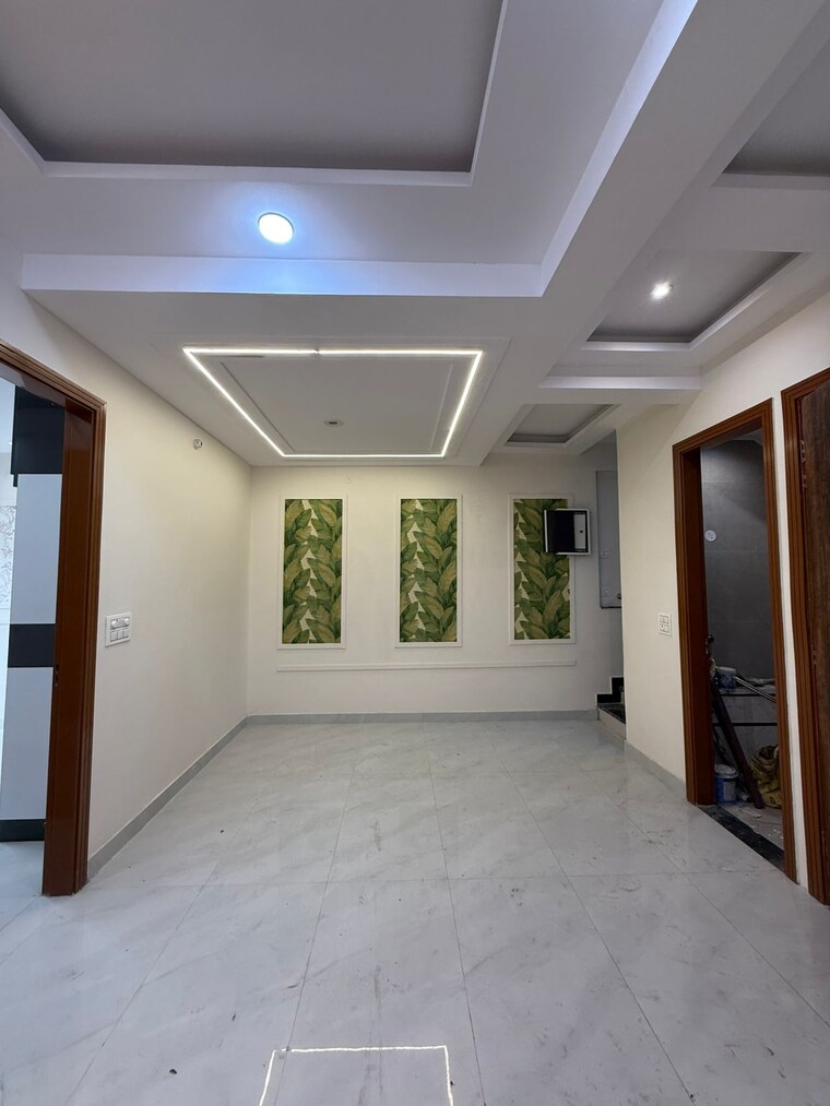 Room, sahastradhara road 3 Bedroom 91 Sq.Yd. Independent House In Sahastradhara Road Dehradun 9287473