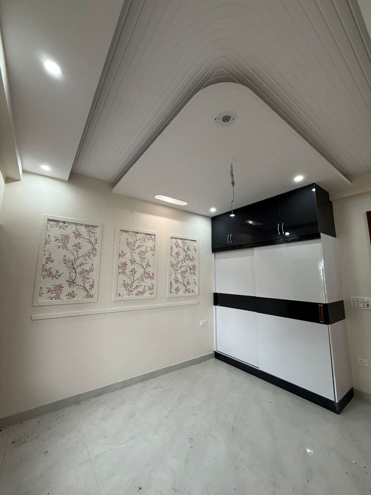 Room, sahastradhara road 3 Bedroom 91 Sq.Yd. Independent House In Sahastradhara Road Dehradun 9287473