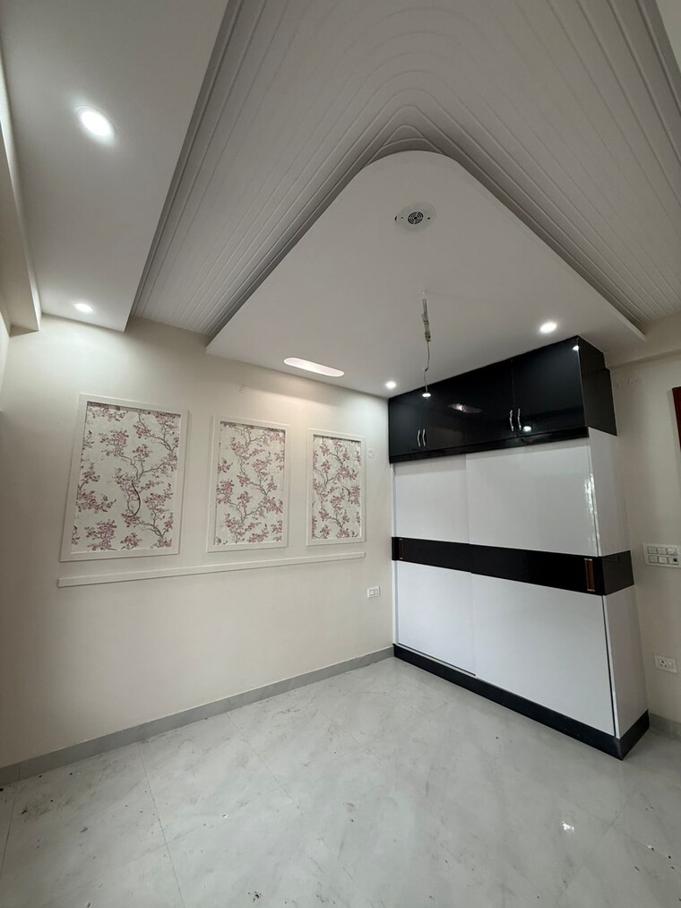 Room, sahastradhara road 3 Bedroom 91 Sq.Yd. Independent House In Sahastradhara Road Dehradun 9287473