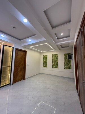 Room in 3 BHK Independent House at Sahastradhara Road – for Sale