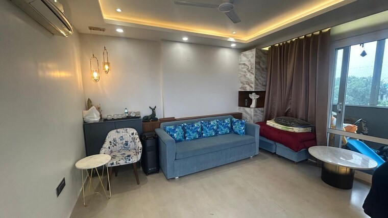 Living Room, chittaranjan park 4 Bedroom 240 Sq.Yd. Builder Floor In Chittaranjan Park Delhi 9287477