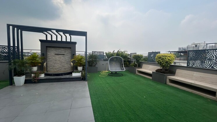  Parking, chittaranjan park 4 Bedroom 240 Sq.Yd. Builder Floor In Chittaranjan Park Delhi 9287477