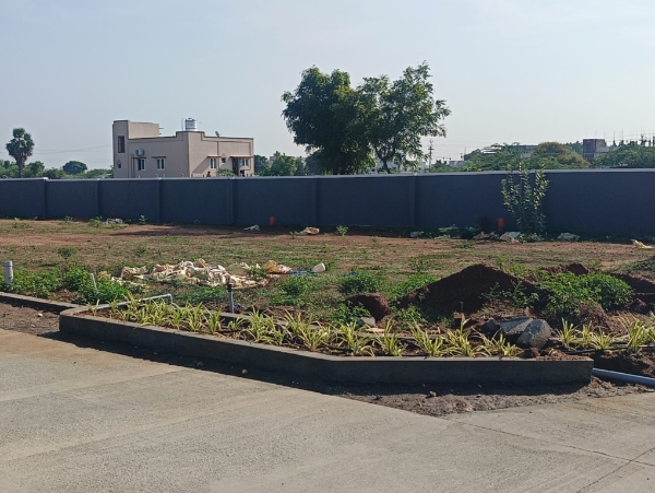 Plot For Sale in Elandapatti