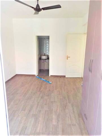 Room in 3 BHK Apartment at Sushma Valencia, International Airport Road – for Sale