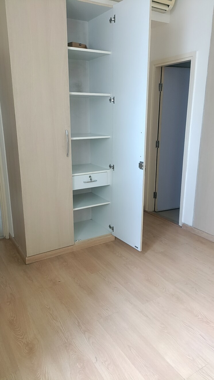 Bathroom, tulip-violet 4 Bedroom 2010 Sq.Ft. Apartment In Sector 69 Gurgaon 9287536