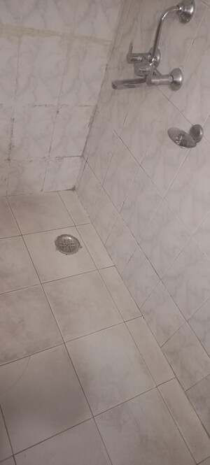 Bathroom in 3 BHK Builder Floor at Uppal Southend, Sector 49 – for Rent