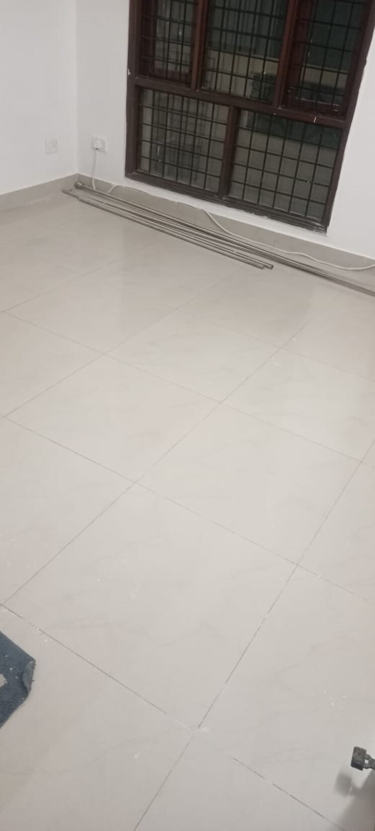 Room, uppal-southend 3 Bedroom 1818 Sq.Ft. Builder Floor In Sector 49 Gurgaon 9287541