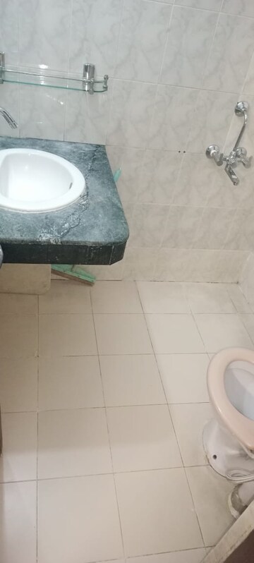 Bathroom in 3 BHK Builder Floor at Uppal Southend, Sector 49 – for Rent