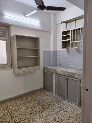 Room in 1 BHK Apartment at Shree Pushpanjali CHS, Andheri West – for Rent