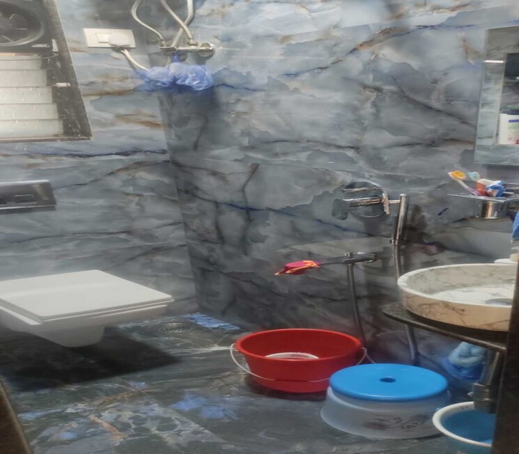 Bathroom, dadar east 1 Bedroom 500 Sq.Ft. Apartment In Dadar East Mumbai 9287547