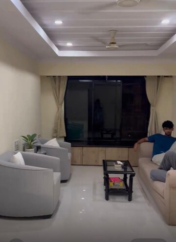 Team Area in 2 BHK Apartment at Oakland Park, Andheri West – for Rent