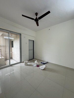 Room in 1 BHK Apartment at Geetai CHS Kalwa, Kalwa – for Sale