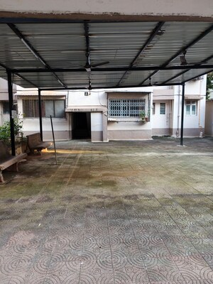 Parking in 1 BHK Apartment at Nishant Building, Andheri West – for Rent