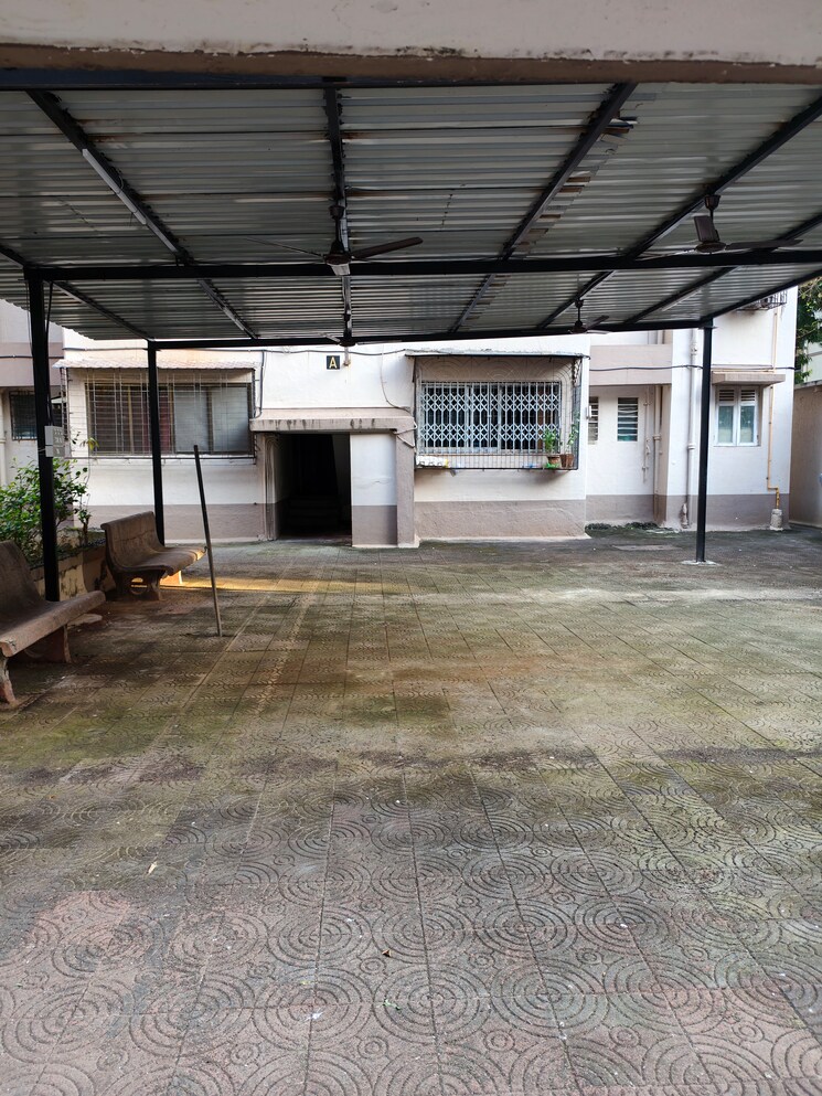  Parking, nishant-building 1 Bedroom 500 Sq.Ft. Apartment In Andheri West Mumbai 9287566