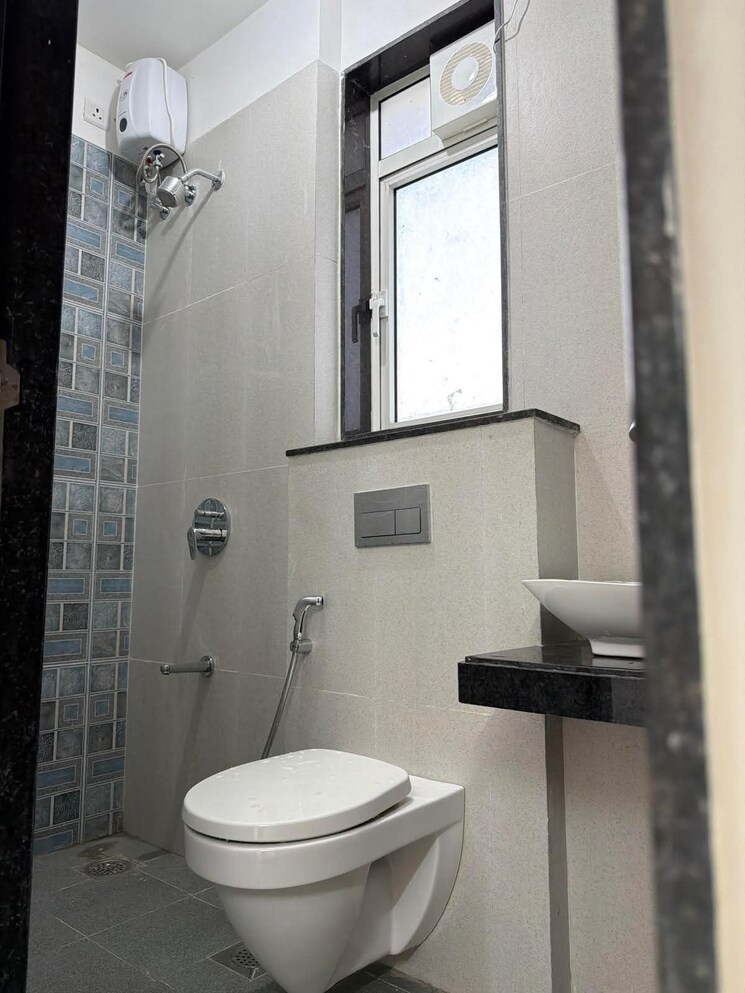 Bathroom, sheth-zuri 2 Bedroom 800 Sq.Ft. Apartment In Laxmi Nagar Thane 9287571