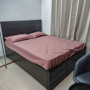 Bedroom in 1 BHK Builder Floor at Sector 9 – for Rent