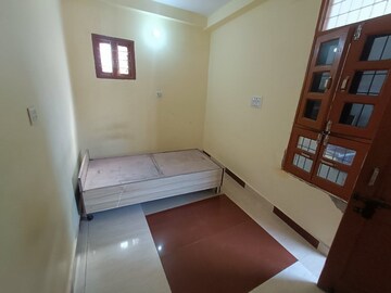 Room in 1.5 BHK Independent House at Chilla – for Rent