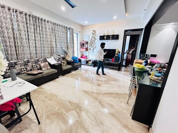 Parking in 3.5 BHK Apartment at Amanora Gateway Towers, Hadapsar – for Sale