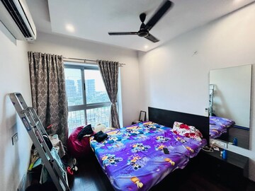 Bedroom in 3.5 BHK Apartment at Amanora Gateway Towers, Hadapsar – for Sale