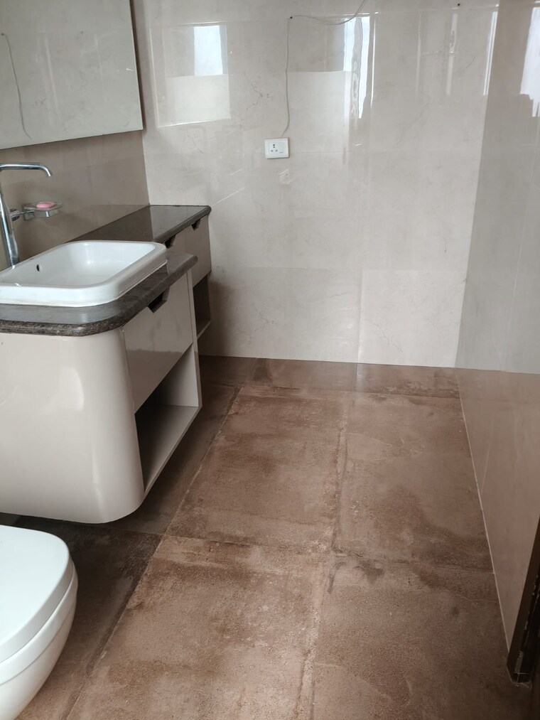 Bathroom, greater kailash ii 3 Bedroom 3600 Sq.Ft. Builder Floor In Greater Kailash ii Delhi 9287663
