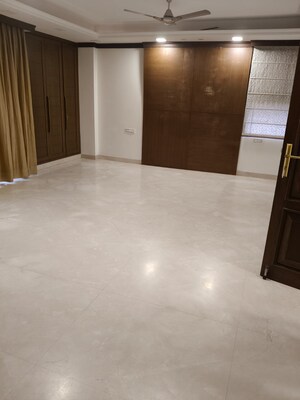Room in 3 BHK Builder Floor at Greater Kailash ii – for Sale