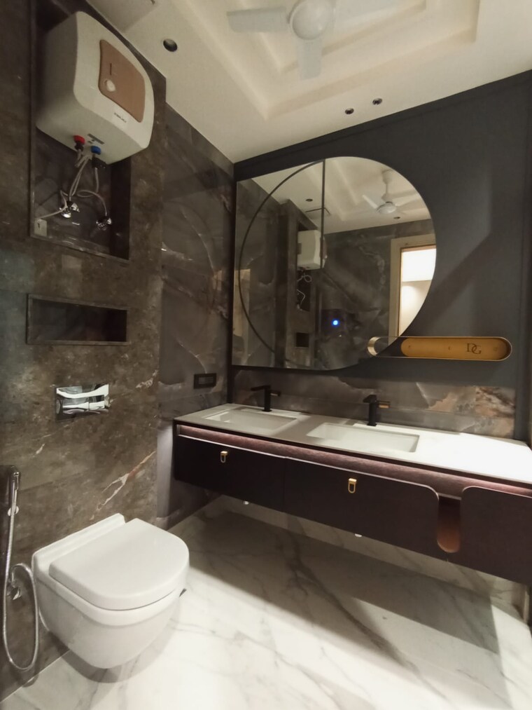Attached Bathroom, greater kailash ii 4 Bedroom 2700 Sq.Ft. Builder Floor In Greater Kailash ii Delhi 9287664