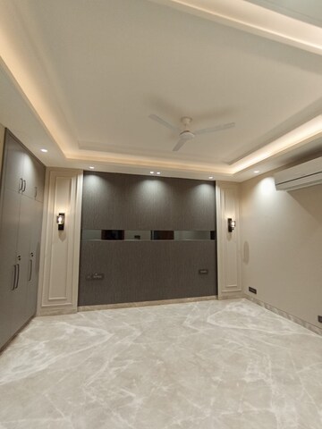 Room in 4 BHK Builder Floor at Greater Kailash ii – for Rent