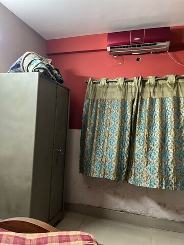 Room in 2 BHK Apartment at Chinar Park – for Rent