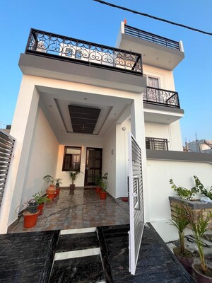 3 BHK Villa For Sale in Jankipuram Extension