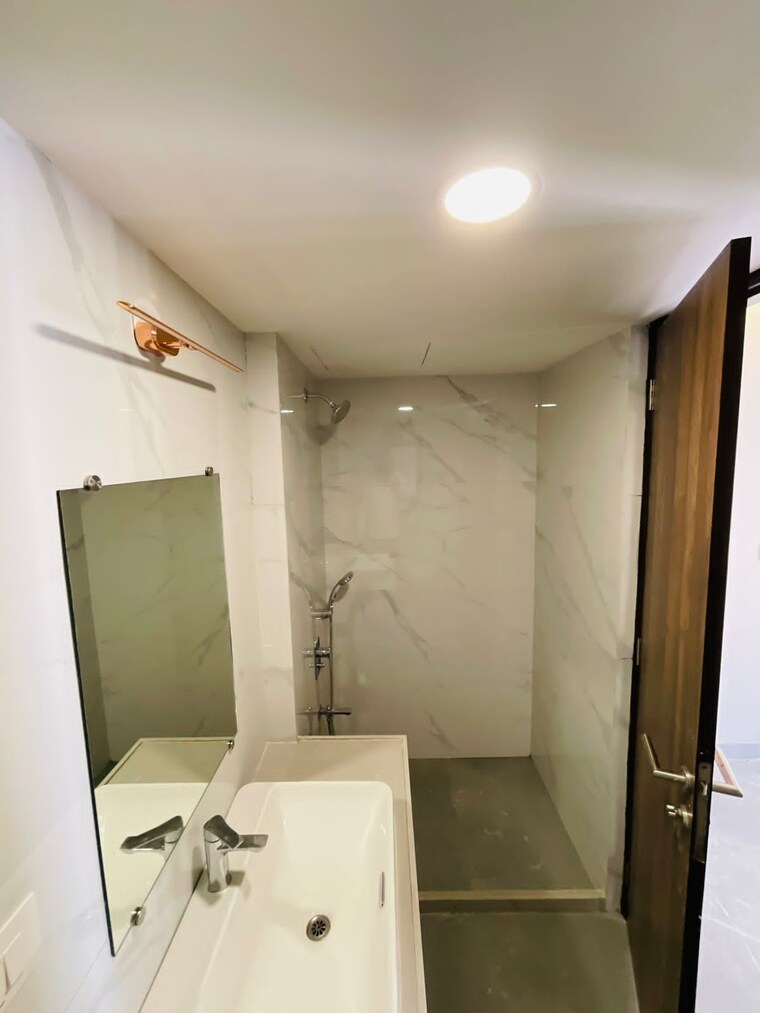 Bathroom, hubtown-the-premiere 2 Bedroom 700 Sq.Ft. Apartment In Andheri West Mumbai 9287681