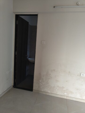 Room in 2 BHK Apartment at Wellwisher Kiarah Terrazo, Hadapsar – for Rent