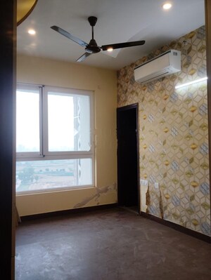 Room in 2 BHK Apartment at Tata Gurgaon Gateway, Sector 112 – for Rent