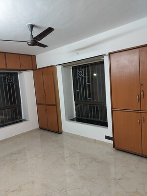 Room in 4 BHK Apartment at Lunkad Goldcoast, Viman Nagar – for Rent
