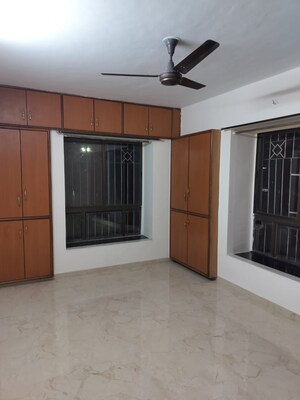 Room in 4 BHK Apartment at Lunkad Goldcoast, Viman Nagar – for Rent