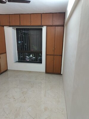Room in 4 BHK Apartment at Lunkad Goldcoast, Viman Nagar – for Rent