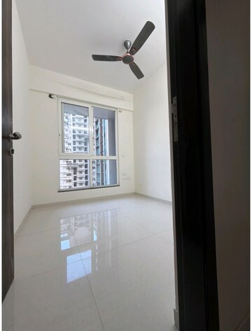 Furnished Amenities in 2 BHK Apartment at Sheth Zuri, Laxmi Nagar – for Rent