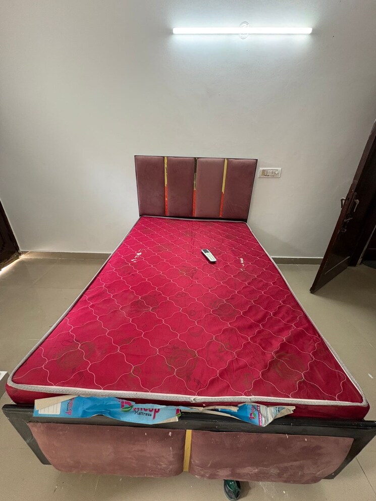 Room, saket 1 RK 450 Sq.Ft. Apartment In Saket Delhi 9287790