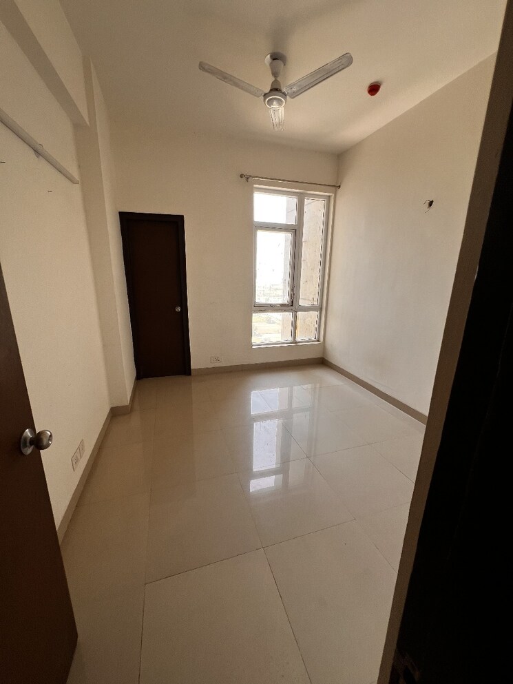 Bathroom, experion-the-heart-song 3 Bedroom 1758 Sq.Ft. Apartment In Sector 108 Gurgaon 9287801