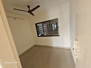 Room in 2.5 BHK Apartment at Acme Amartaru, Andheri East – for Rent