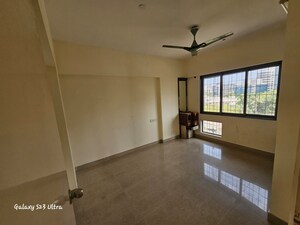 Room in 2.5 BHK Apartment at Acme Amartaru, Andheri East – for Rent