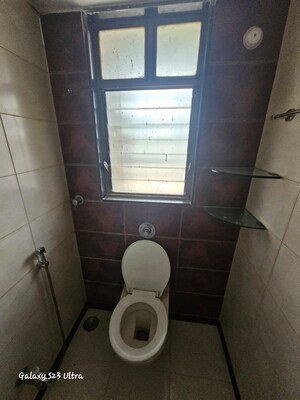 Attached Bathroom in 2.5 BHK Apartment at Acme Amartaru, Andheri East – for Rent