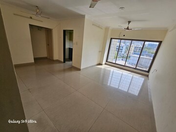 Room in 2.5 BHK Apartment at Acme Amartaru, Andheri East – for Rent