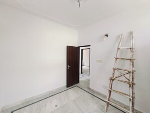 Room in 2 BHK Builder Floor at Green Fields Colony – for Rent